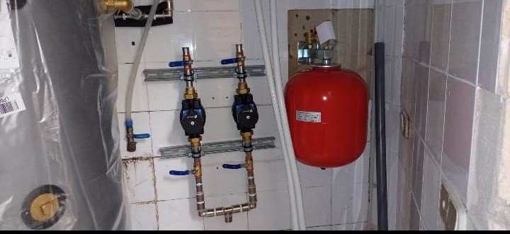 Diseño de instalación de bombas de agua para equipos de aerotermia.